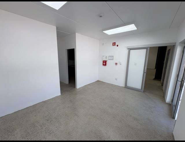 462.20M² WAREHOUSE TO LET IN FIRGROVE